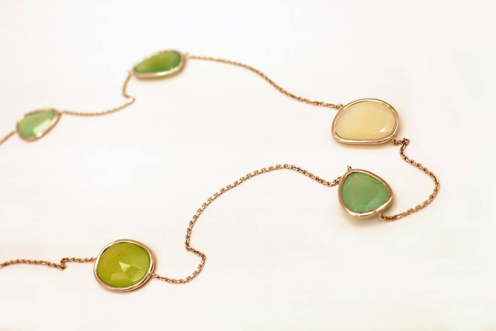 Collier or rose, pierres semi-précieuses