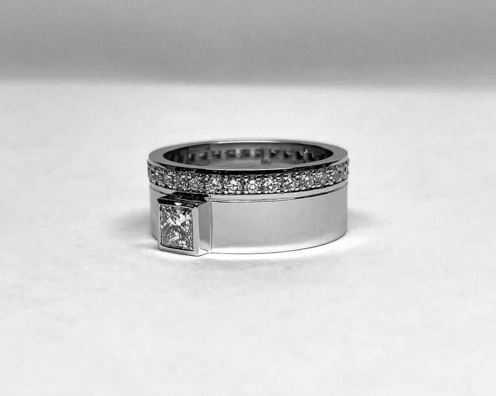 Bague or blanc et diamants, effet anneaux combinés