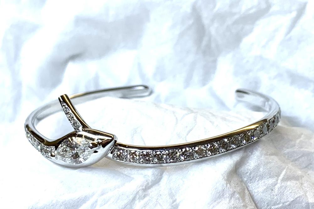 Jonc esclave or blanc serpent, diamants taille navette et brillant_2