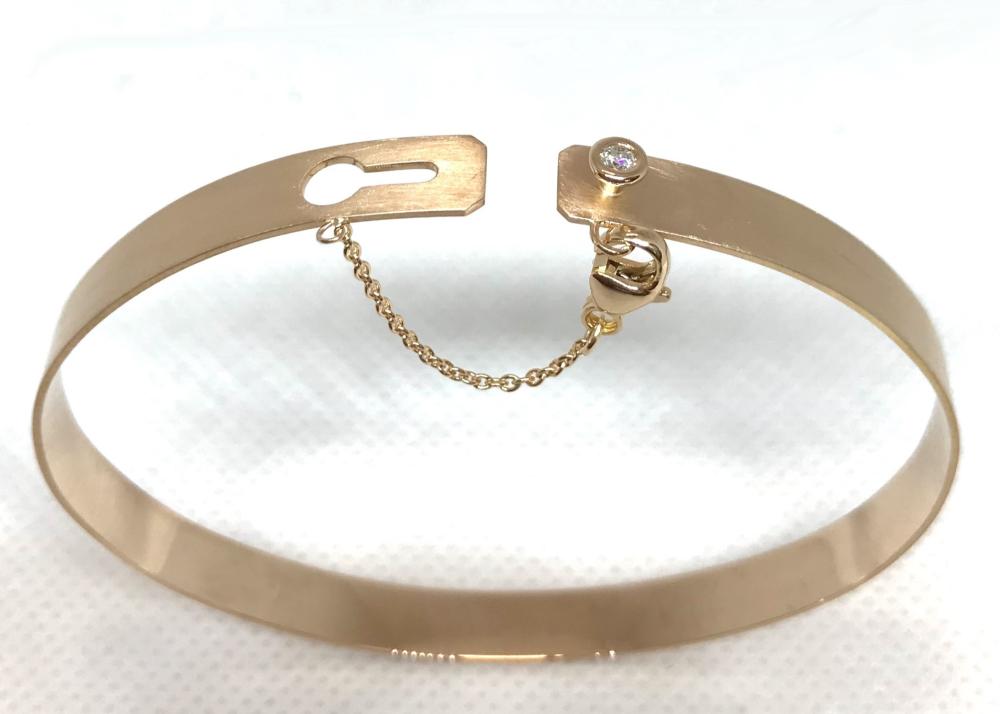 Jonc or rouge et diamant, fermeture serrure, brossé