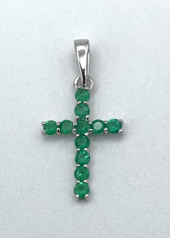 Pendentif or blanc croix empierrée d'emeraudes