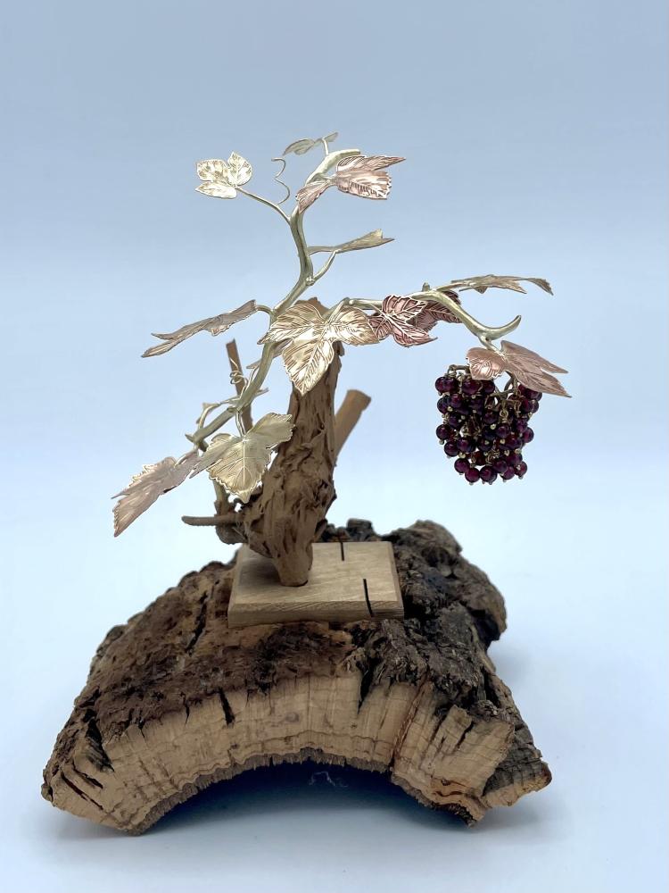 Sculpture pied de vigne, bronze, laiton, grenat_1