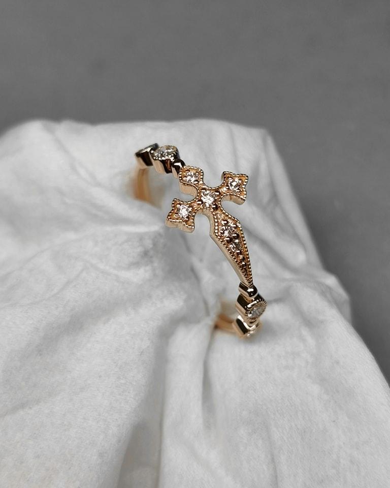Bague or rose croix et diamants