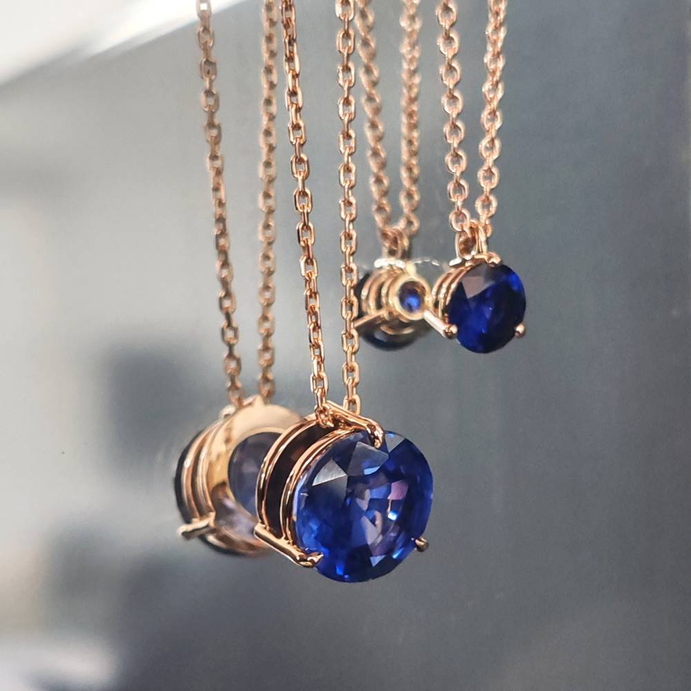 Pendentifs or jaune et saphirs de Birmanie_