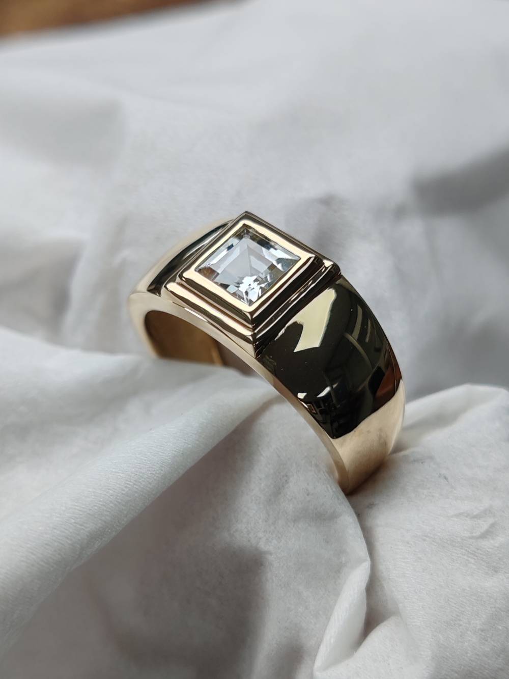 Bague or jaune et aigue marine