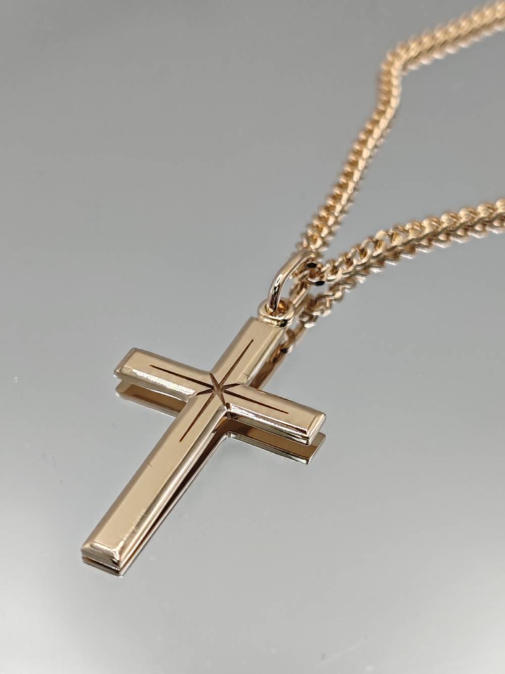 Croix avec chanfrein or jaune