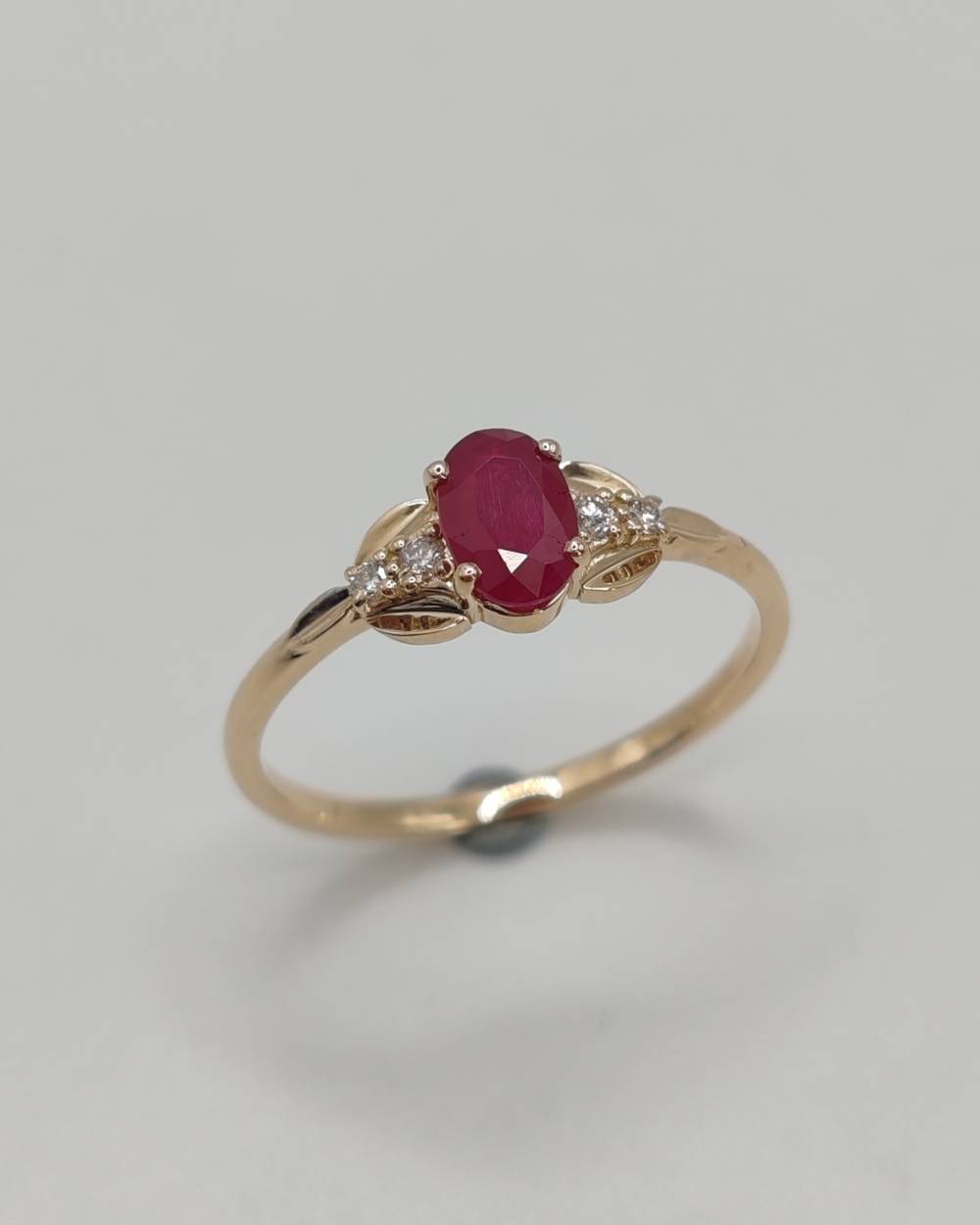 Solitaire feuilles or jaune rubis et diamants